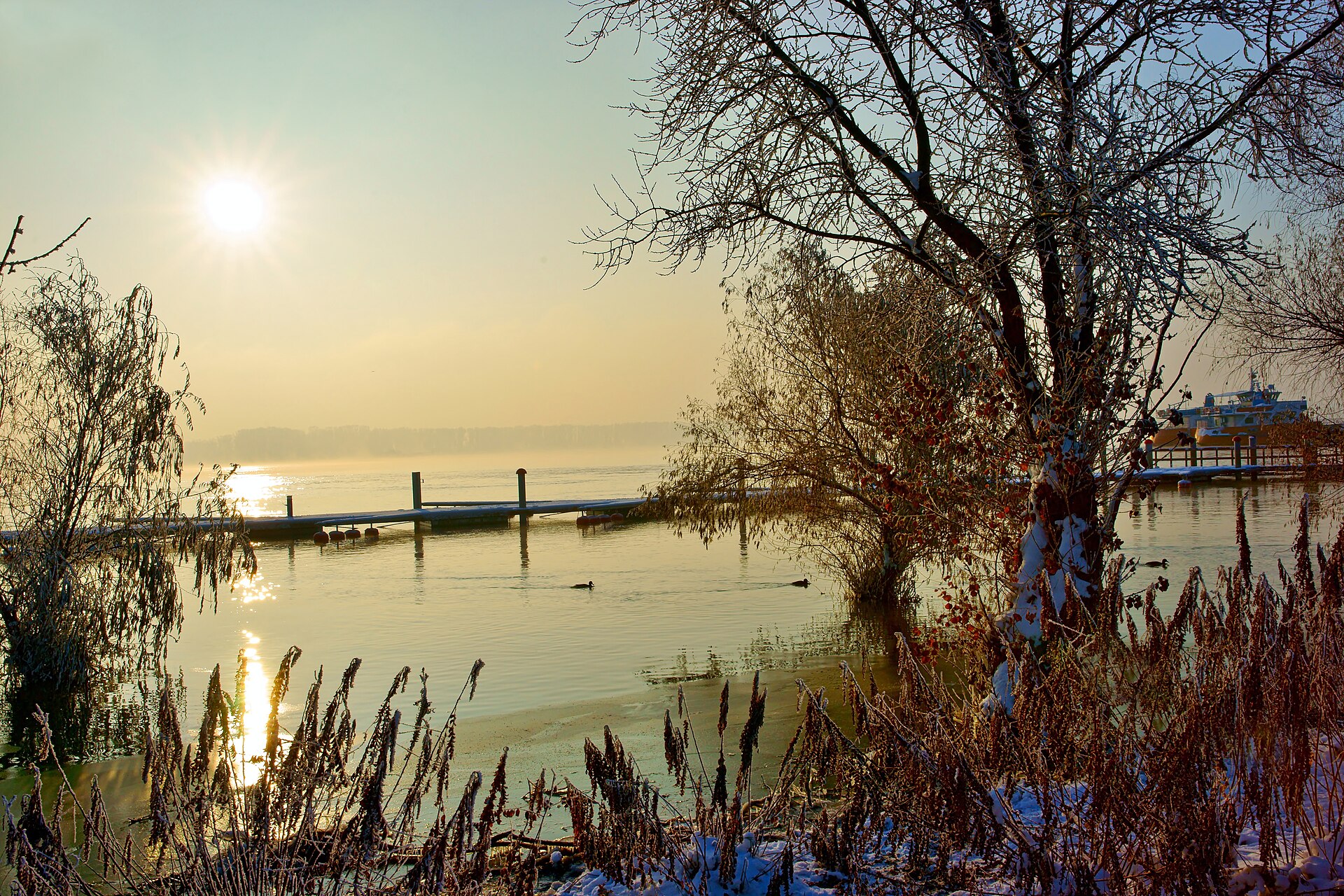 Abendstimmung an der Donaupromenade in Galați