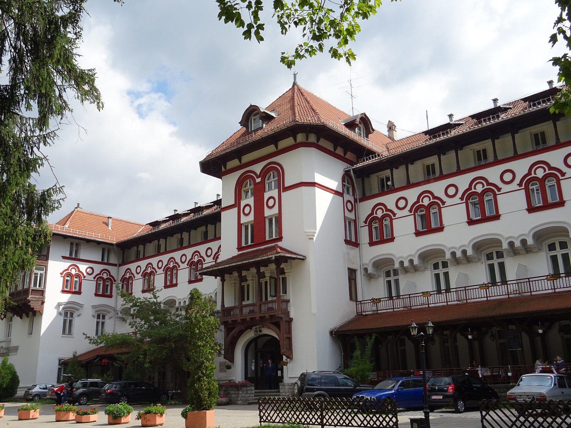 Historisches Hotel im Park von Sinaia